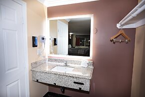 Rodeway Inn & Suites