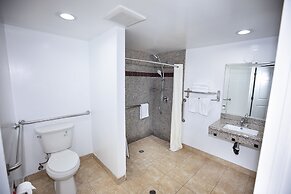 Rodeway Inn & Suites