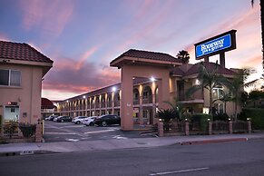 Rodeway Inn & Suites