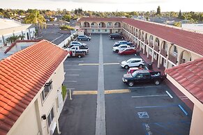 Rodeway Inn & Suites