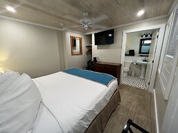 Seashell Motel & Key West Hostel