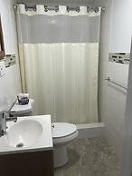 Seashell Motel & Key West Hostel