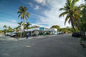 Seashell Motel & Key West Hostel