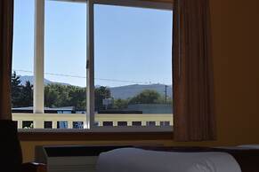 The Royal Victorian Motel