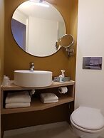 Brit Hotel Marseille Aéroport