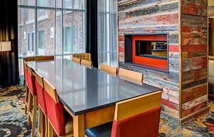 DoubleTree by Hilton West Fargo Sanford Medical Center Area