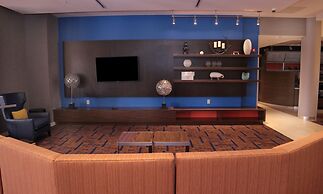 Courtyard by Marriott Jackson Airport/Pearl