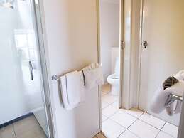 Absolute Lakeview Motel