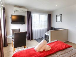 Absolute Lakeview Motel