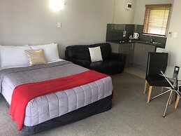 Absolute Lakeview Motel