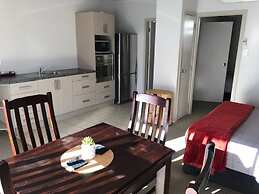 Absolute Lakeview Motel