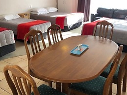 Absolute Lakeview Motel