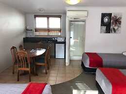 Absolute Lakeview Motel