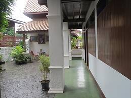 Baanlek Home Stay