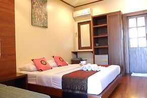 Baanlek Home Stay