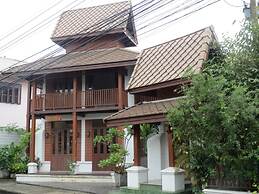 Baanlek Home Stay