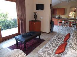 Old Mill Lodge, Working Ostrich Farm & Restaurant, Oudtshoorn