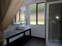 Old Mill Lodge, Working Ostrich Farm & Restaurant, Oudtshoorn