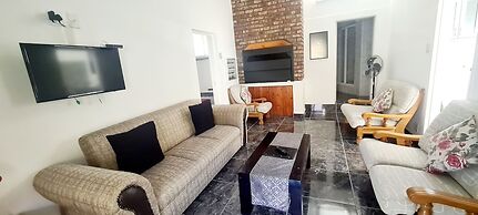 Old Mill Lodge, Working Ostrich Farm & Restaurant, Oudtshoorn