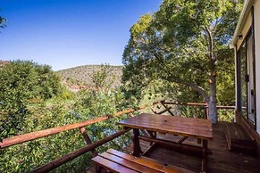 Old Mill Lodge, Working Ostrich Farm & Restaurant, Oudtshoorn