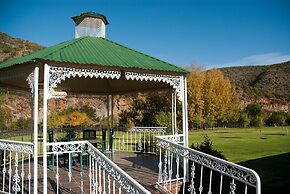 Old Mill Lodge, Working Ostrich Farm & Restaurant, Oudtshoorn
