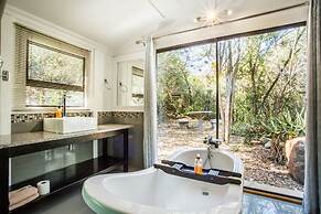 Old Mill Lodge, Working Ostrich Farm & Restaurant, Oudtshoorn