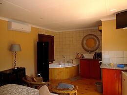 Old Mill Lodge, Working Ostrich Farm & Restaurant, Oudtshoorn