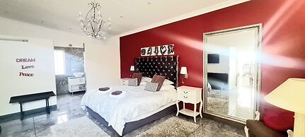 Old Mill Lodge, Working Ostrich Farm & Restaurant, Oudtshoorn