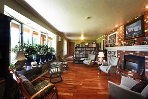 Bad Rock Bed and Breakfast Inn