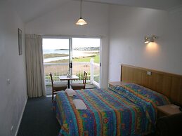 A Great Ocean View Motel