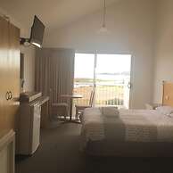 A Great Ocean View Motel