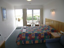 A Great Ocean View Motel