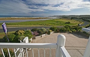 A Great Ocean View Motel