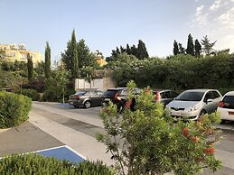 Droushia Heights