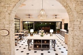 Montebello Villa Hotel