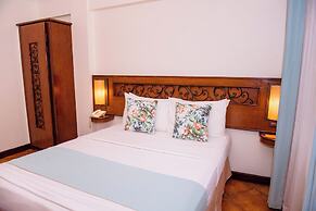 Montebello Villa Hotel