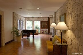 Montebello Villa Hotel