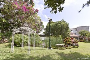 Montebello Villa Hotel