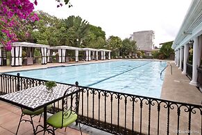 Montebello Villa Hotel