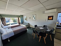 Tui Oaks Motel
