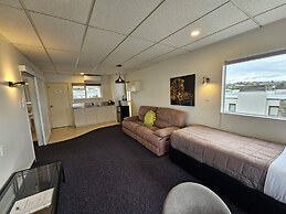 Tui Oaks Motel
