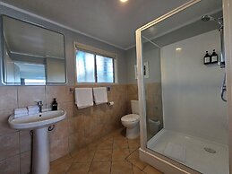 Tui Oaks Motel
