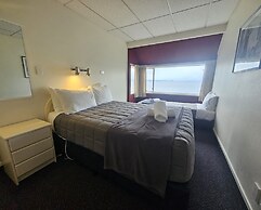 Tui Oaks Motel
