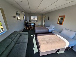 Tui Oaks Motel