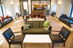 Crystal Quarters Furnished Apartments At The Gramercy