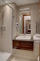 The Airlink Hotel London Heathrow