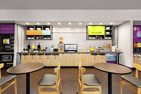 Home2 Suites by Hilton NY Long Island City/Manhattan View
