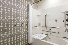 Home2 Suites by Hilton NY Long Island City/Manhattan View