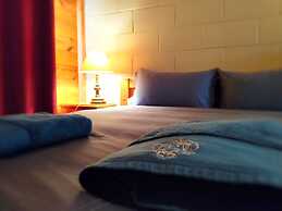 Twelve Apostles Motel & Country Retreat