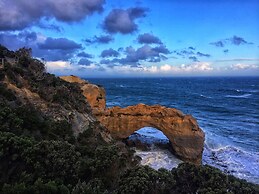 Twelve Apostles Motel & Country Retreat